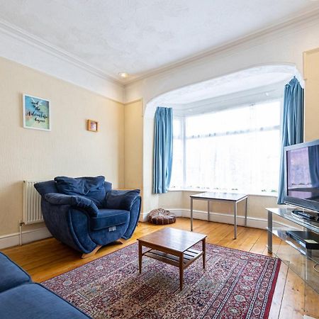 Guestready - Enchanting Life In Gorse Hill Manchester Dış mekan fotoğraf