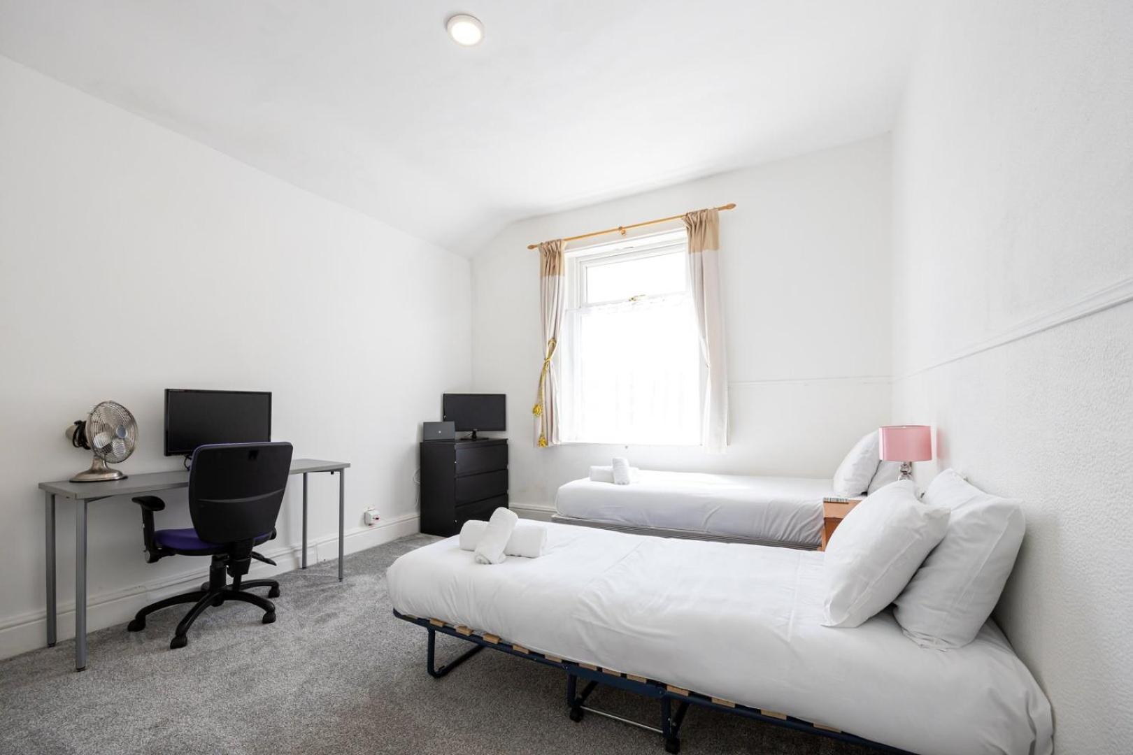 Guestready - Enchanting Life In Gorse Hill Manchester Dış mekan fotoğraf