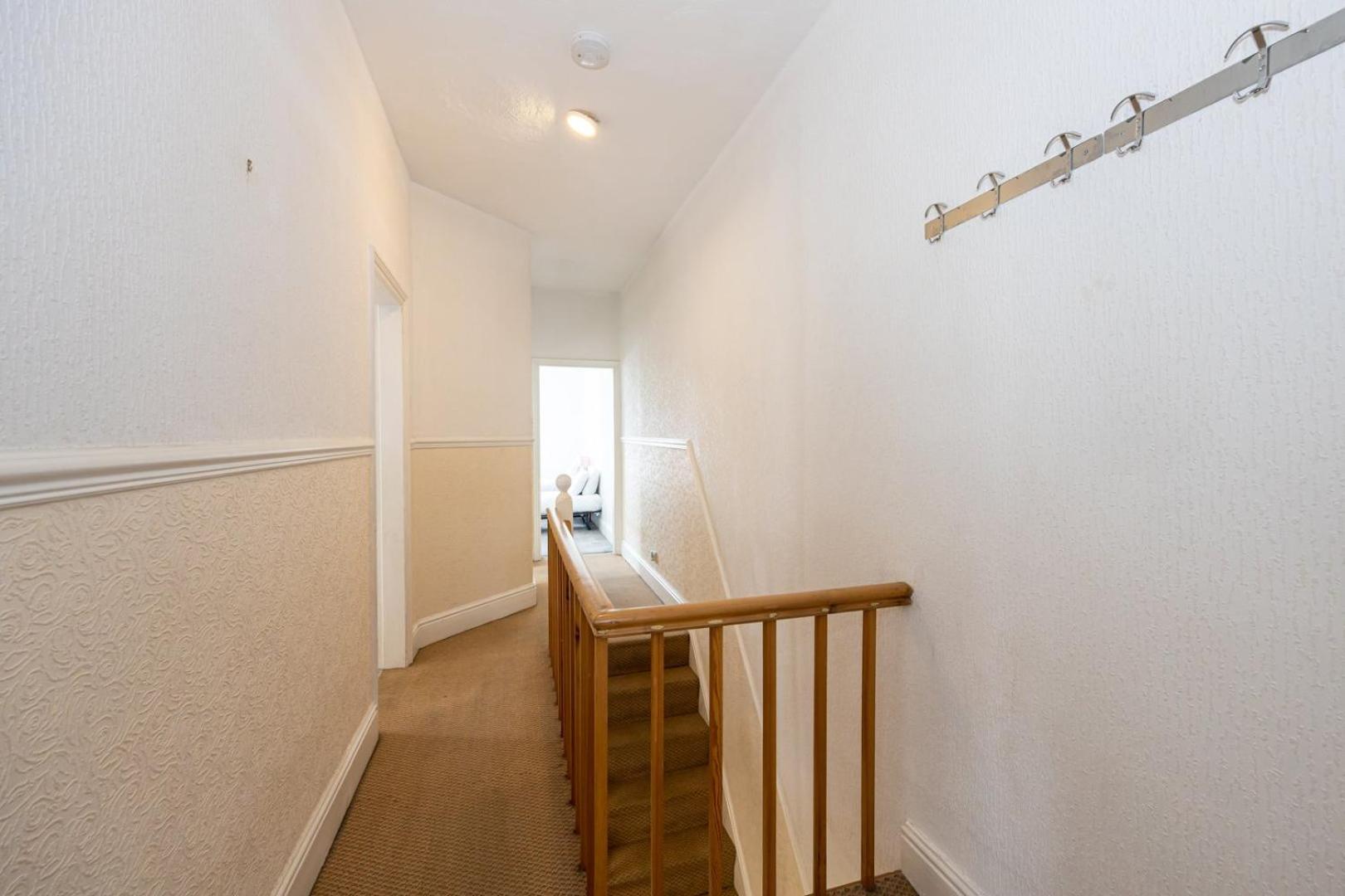 Guestready - Enchanting Life In Gorse Hill Manchester Dış mekan fotoğraf